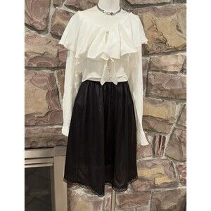 Warners Vintage Women's Nylon whimsigoth skirt Lace Trim Slip Skirt‎ Black M/L
